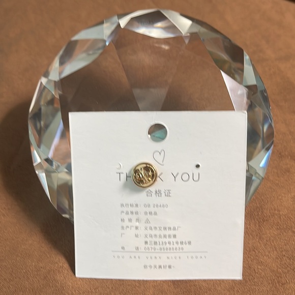 Triangles enamel pin - Picture 5 of 6